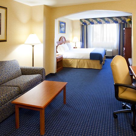 Holiday Inn Express Syracuse Airport By Ihg North Syracuse Zewnętrze zdjęcie