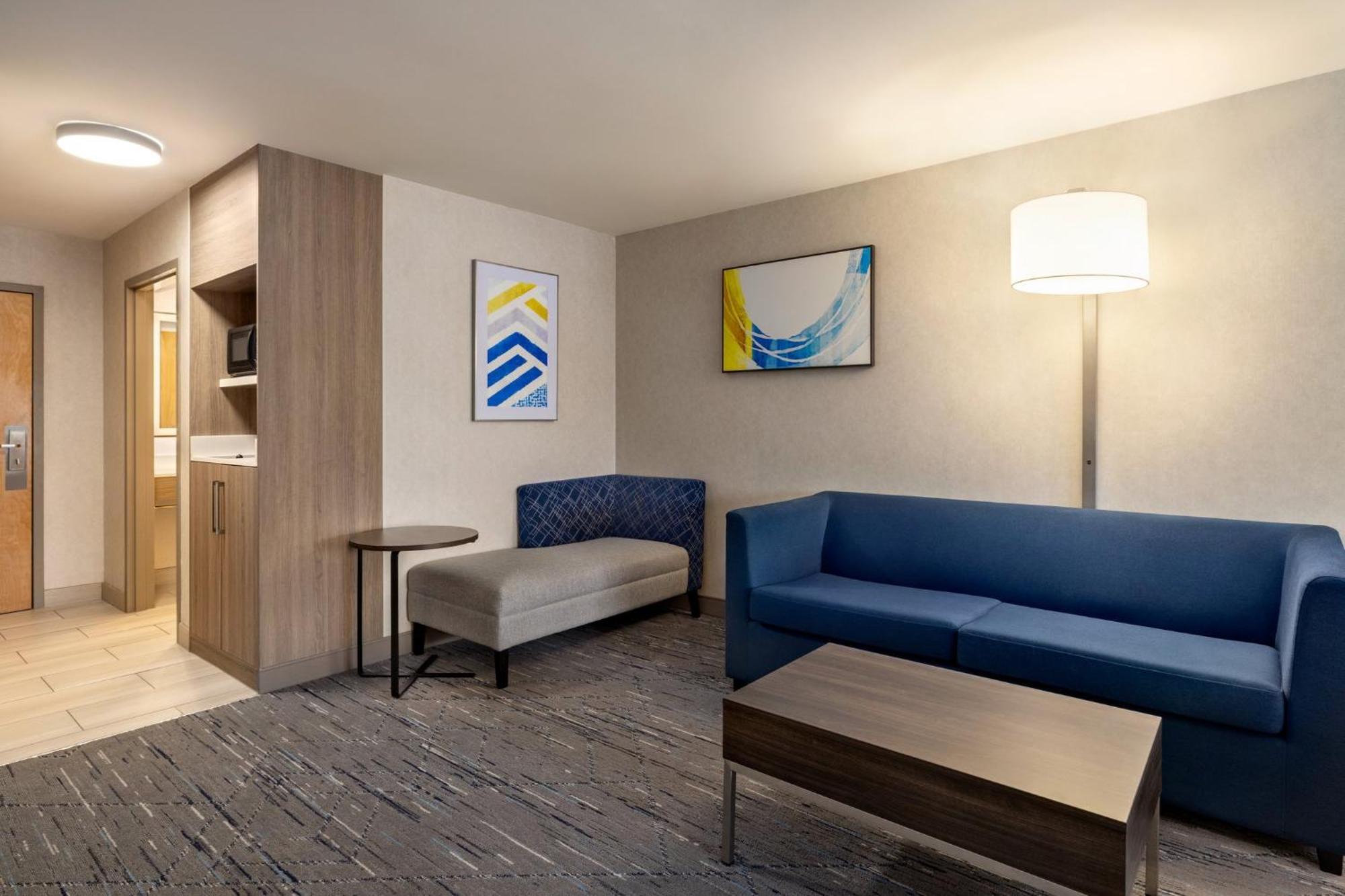 Holiday Inn Express Syracuse Airport By Ihg North Syracuse Zewnętrze zdjęcie