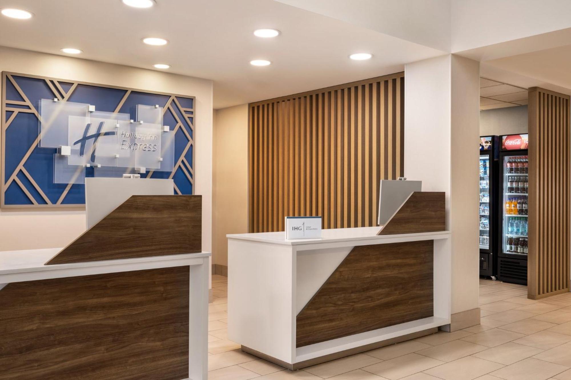 Holiday Inn Express Syracuse Airport By Ihg North Syracuse Zewnętrze zdjęcie